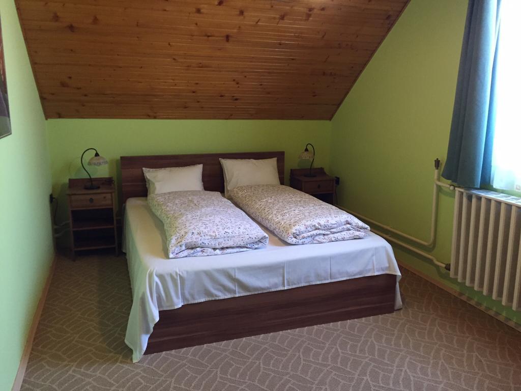 Galeria Vendeghaz Hotel Mezokovesd Room photo